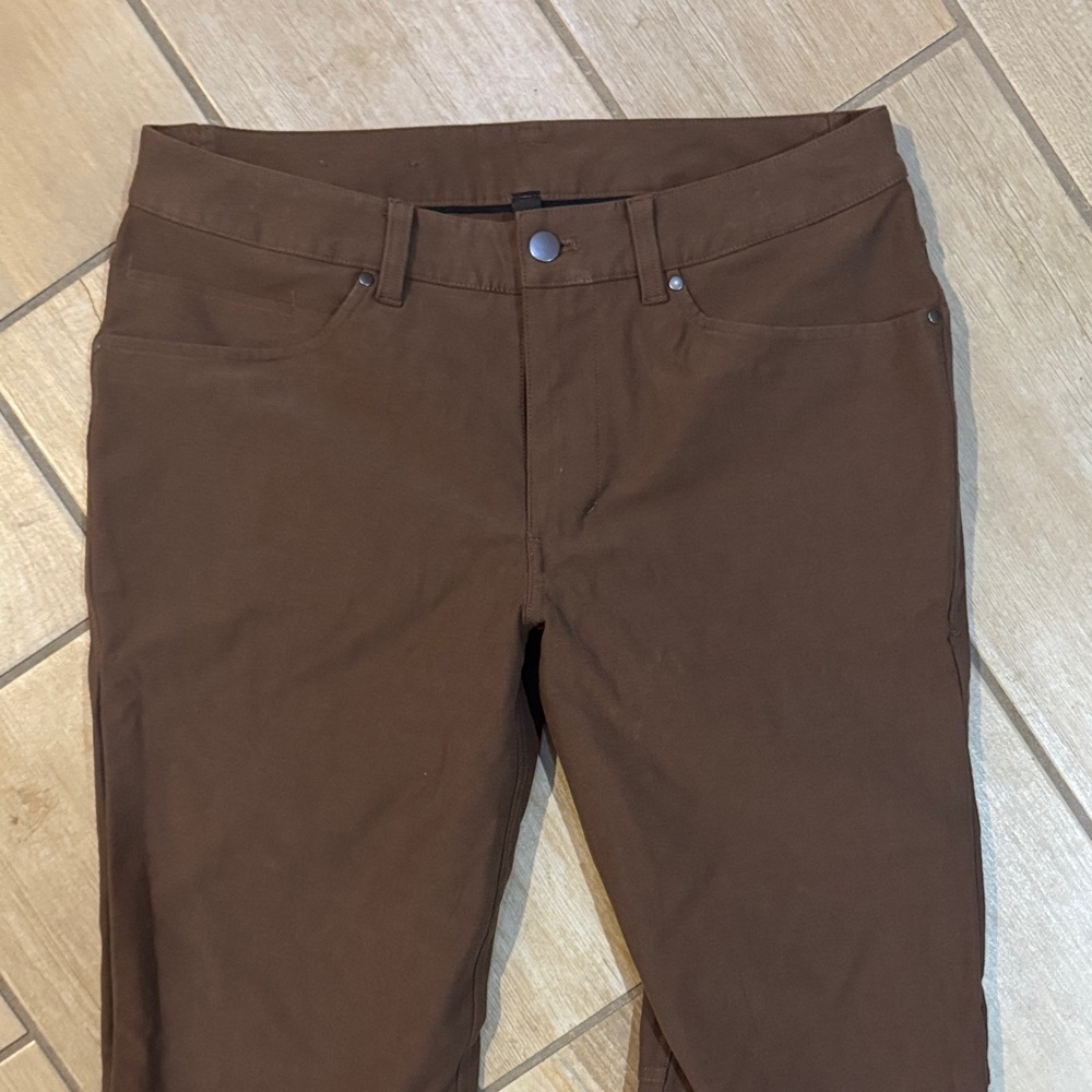 lululemon athletica ABC slim fit / E60 - Picture 2 of 3